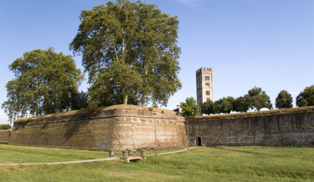 mura-di-lucca-primavera