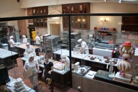 Attrezzature per bar e ristoranti: come scegliere strumenti che garantiscono velocità, qualità e sicurezza