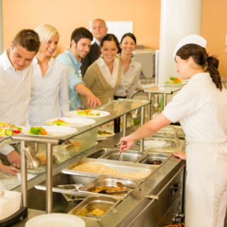 Attrezzature per catering e mense: curiosità e consigli poco noti per migliorare il servizio
