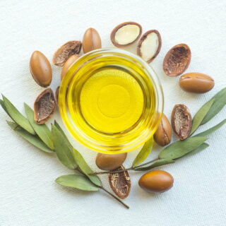 Olio di Argan: non solo capelli, gli usi furbi che pochi considerano
