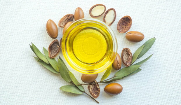 Olio di Argan: non solo capelli, gli usi furbi che pochi considerano